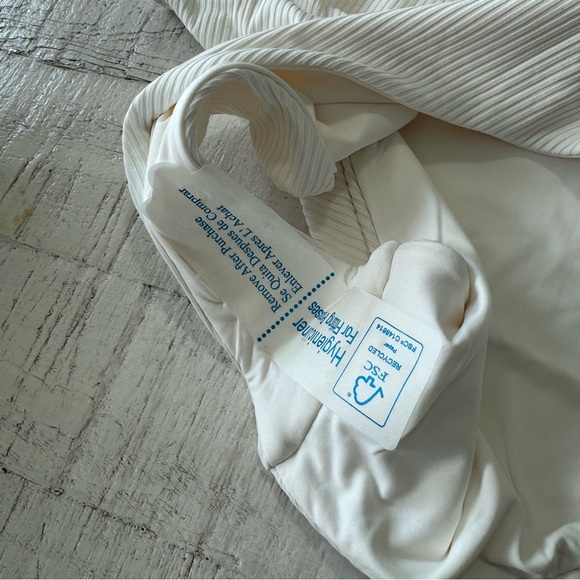 Andie Swim the Asbury Rib One Piece Swimsuit‎ NWT size Medium in Coco High Neck - Picture 5 of 9